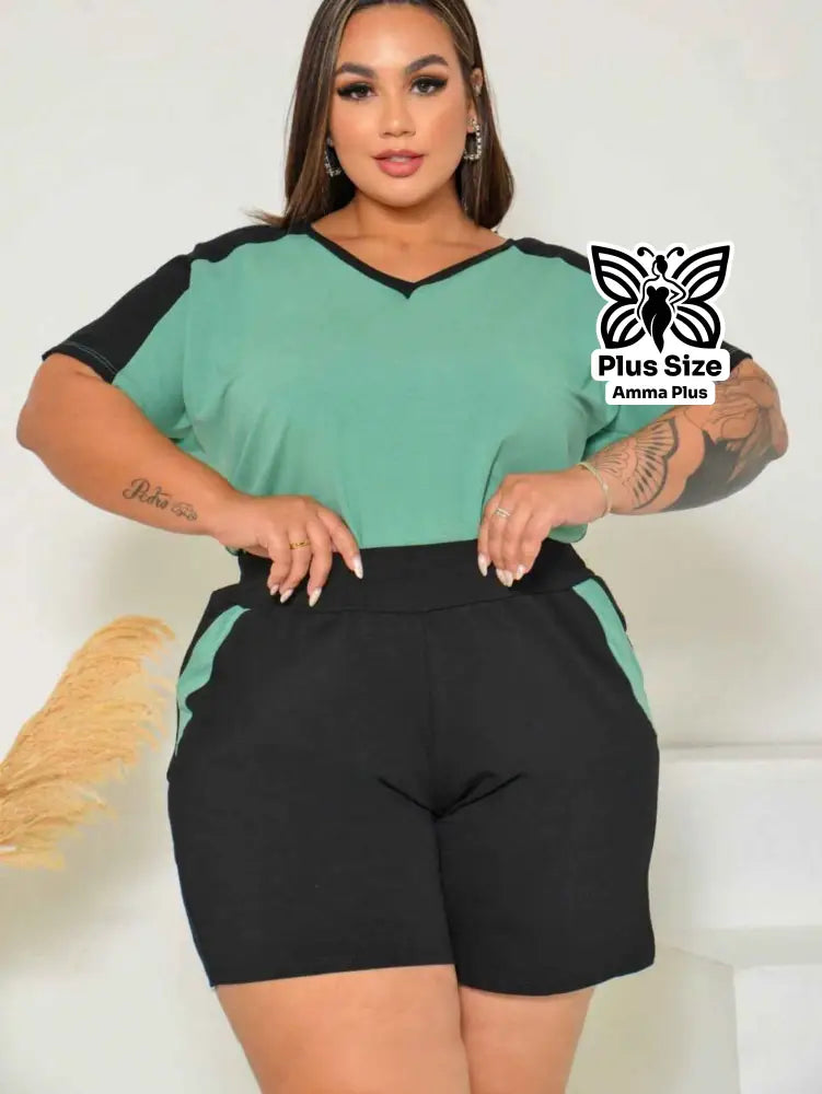 Conjunto Blusa Decote V Com Short Esportivo Plus Size