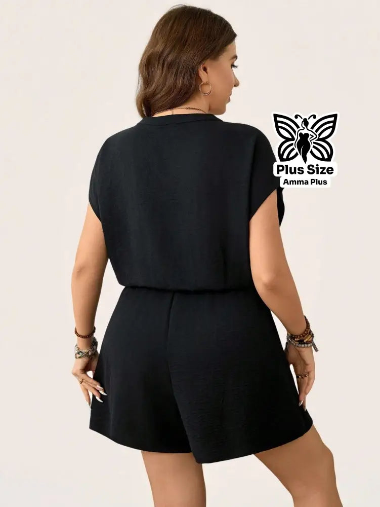 Macaquinho Moderno Básico Com Botões Frontais Plus Size - Amma Plus