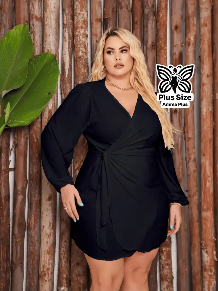 Vestido Curto Envelope Decote V Com Amarração Plus Size - Amma Plus