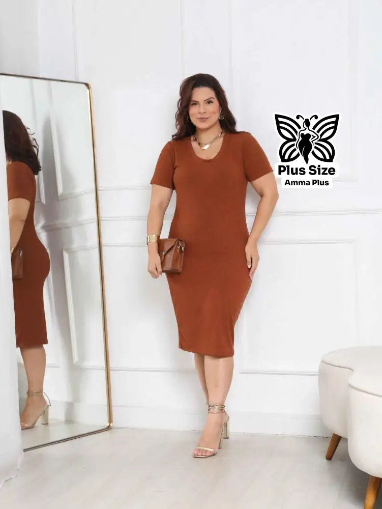 Vestido Midi Canelado Gola Redonda Plus Size