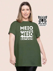 Blusa Estampada Frase Divertida Namastê Plus Size - Amma Plus