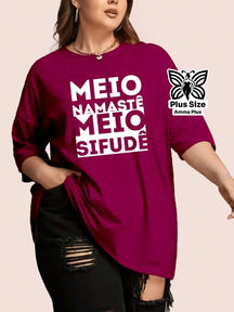 Blusa Estampada Frase Divertida Namastê Plus Size - Amma Plus