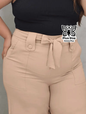 Calça Pantalona Com Cinto E Bolsos Elegante Plus Size - Amma Plus