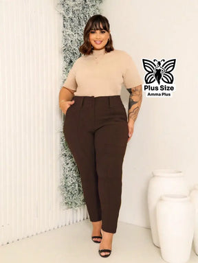 Calça Skinny Alfaiatada Com Botões E Bolsos Plus Size - Amma Plus