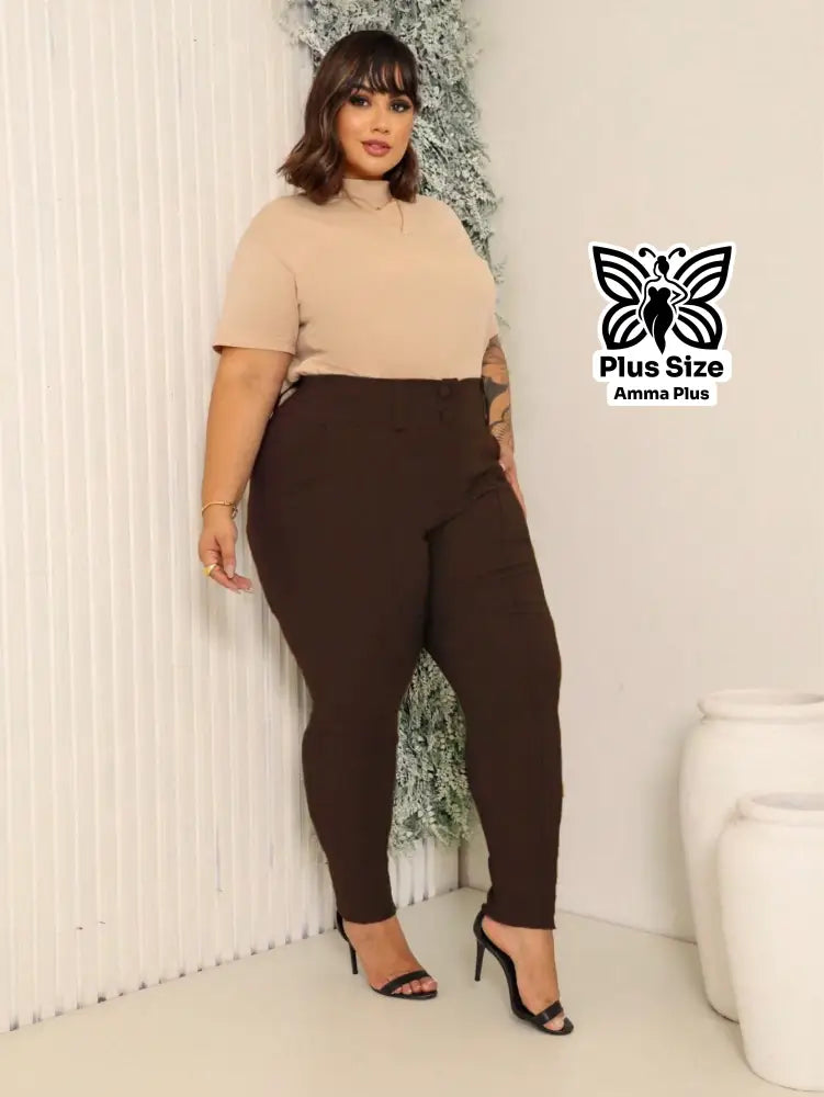 Calça Skinny Alfaiatada Com Botões E Bolsos Plus Size - Amma Plus