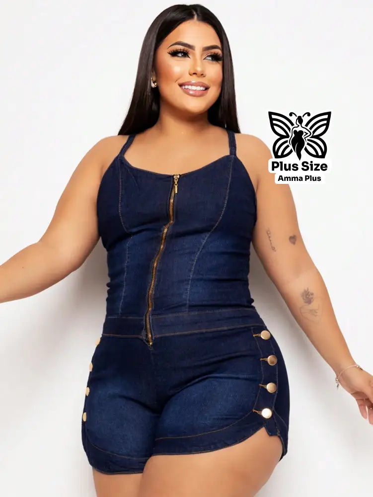 Macaquinho Jeans Curto Com Botões Laterais Plus Size - Amma Plus