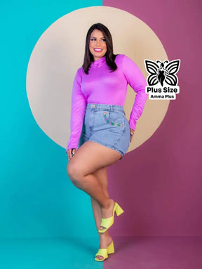 Short Jeans Cintura Alta Detalhe Crochê Plus Size - Amma Plus