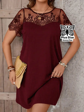 Vestido Curto Com Renda Transparente Na Gola Plus Size - Amma Plus