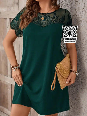 Vestido Curto Com Renda Transparente Na Gola Plus Size - Amma Plus