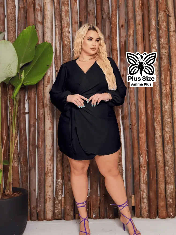 Vestido Curto Envelope Decote V Com Amarração Plus Size - Amma Plus