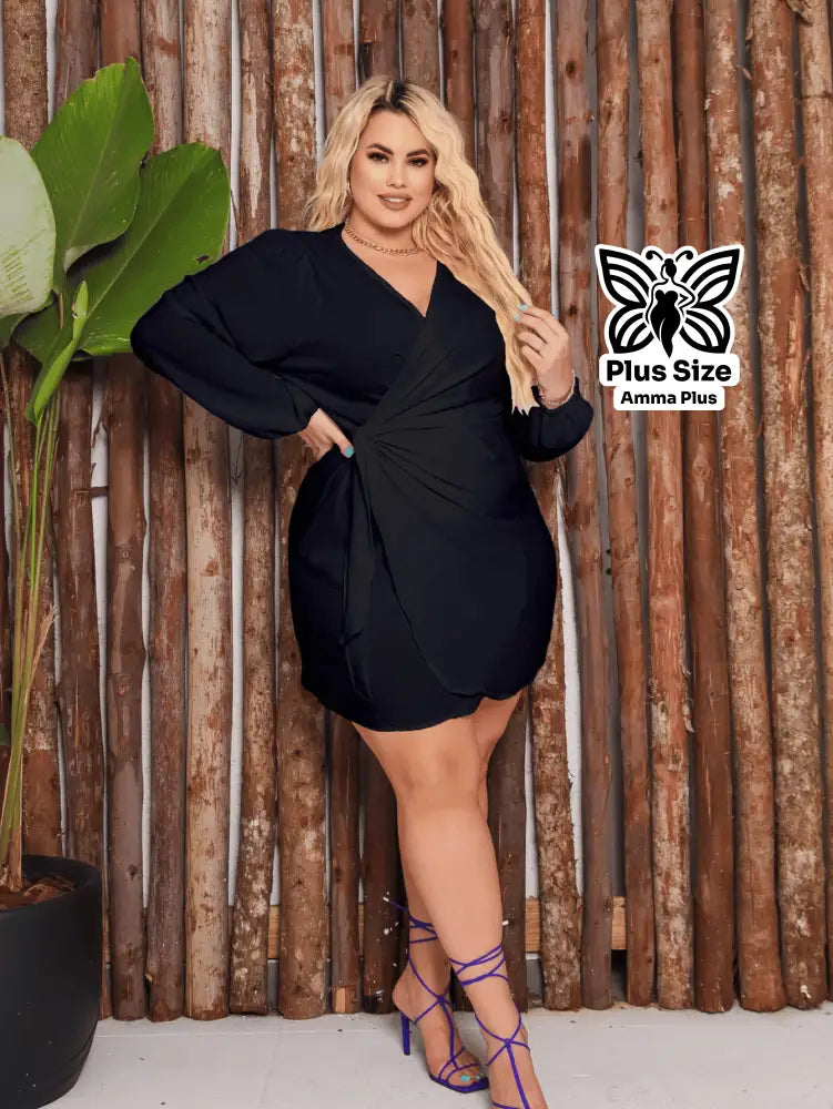 Vestido Curto Envelope Decote V Com Amarração Plus Size - Amma Plus