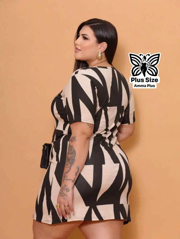 Vestido Curto Estampado Com Manga Curta Plus Size