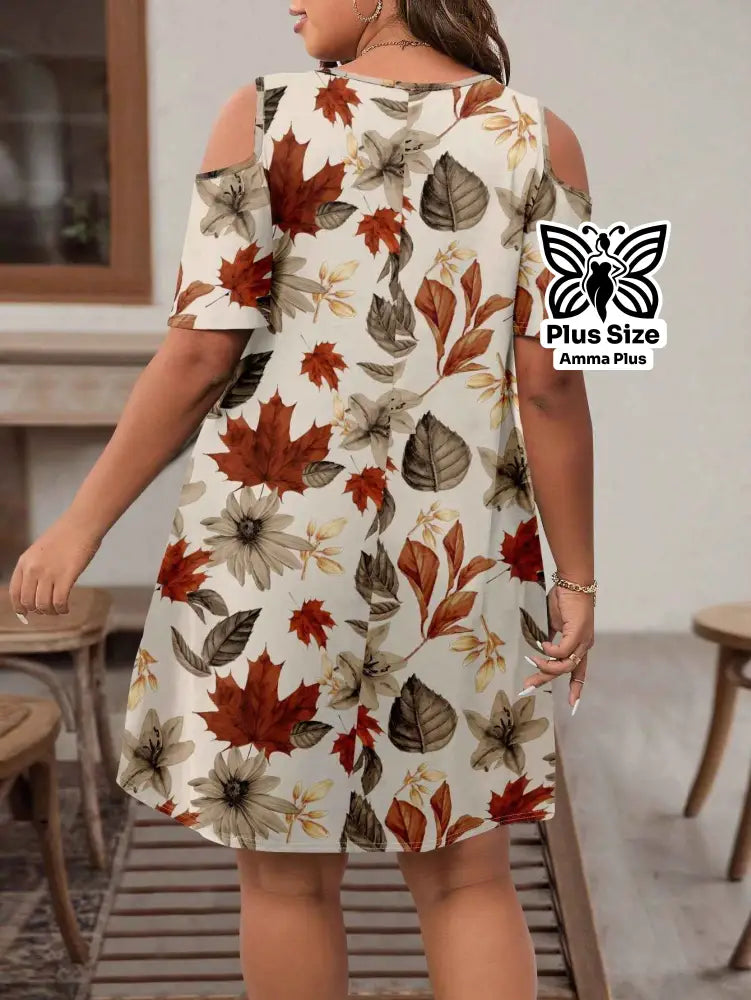 Vestido Curto Estampado Ombro Vazado Plus Size