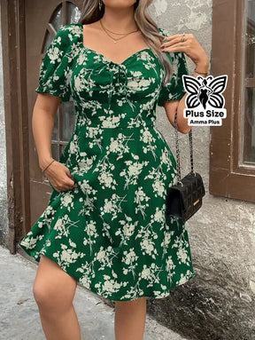 Vestido Curto Floral Decote Coração Com Manga Bufante Plus Size - Amma Plus
