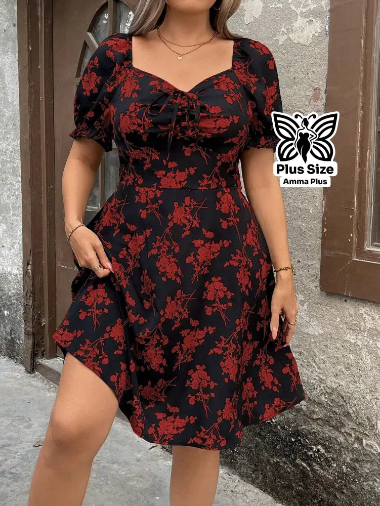 Vestido Curto Floral Decote Coração Com Manga Bufante Plus Size - Amma Plus