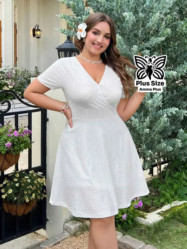 Vestido Curto Transpassado Para Noivas Plus Size