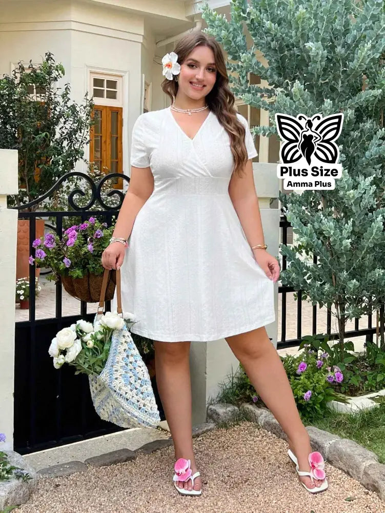 Vestido Curto Transpassado Para Noivas Plus Size