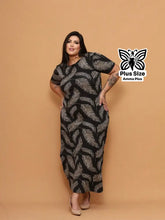 Vestido Longo Estampado Com Fenda Lateral Plus Size - Amma Plus
