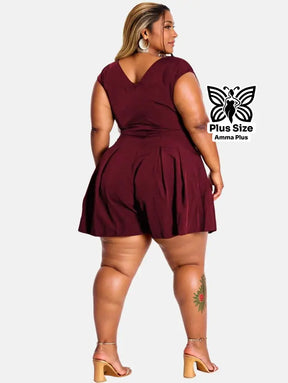 Vestido Macaquinho Curto Com Decote V E Amarração Plus Size