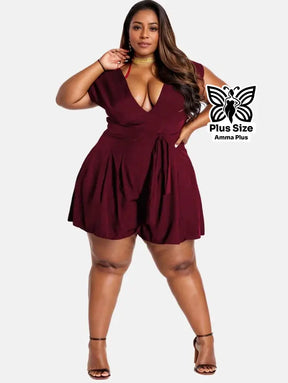 Vestido Macaquinho Curto Com Decote V E Amarração Plus Size