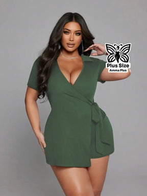 Vestido Macaquinho Envelope Transpassado Com Manga Curta Plus Size - Amma Plus