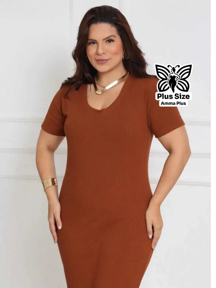 Vestido Midi Canelado Gola Redonda Plus Size